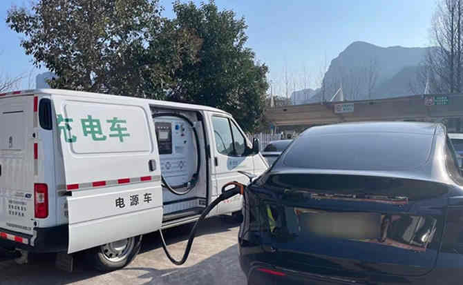 雄关区汽车搭电